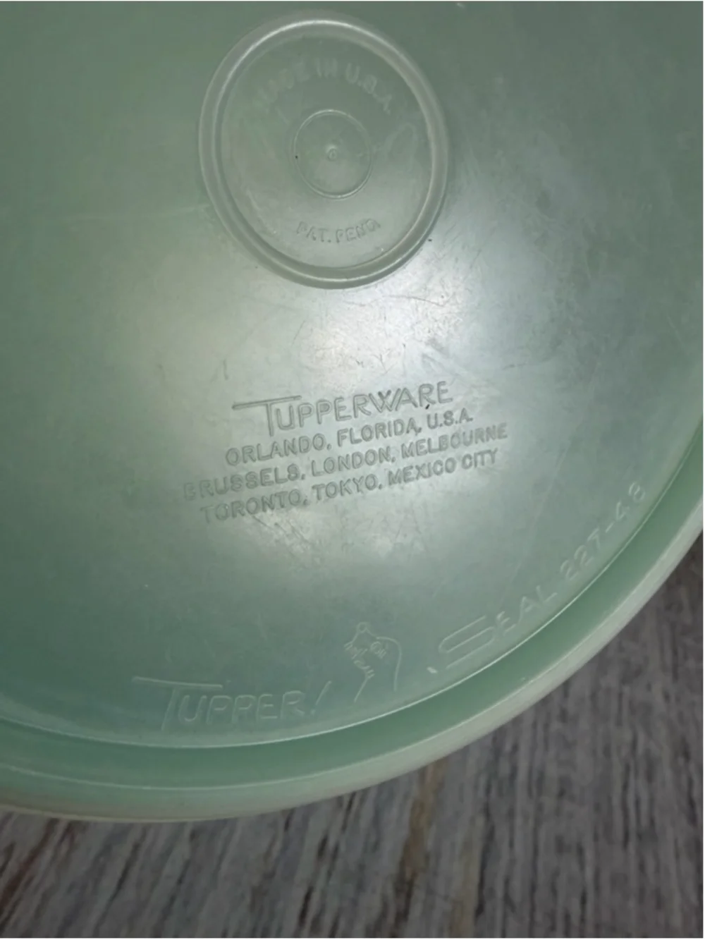 Tupperware Green Wonderlier Bowl with White Lid One Size